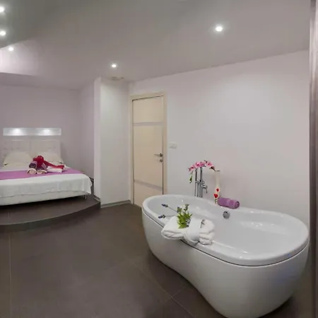 Prestige Vacation With Gorgeous Pool And Bbq Area Rogoznica (Sibenik-Knin)