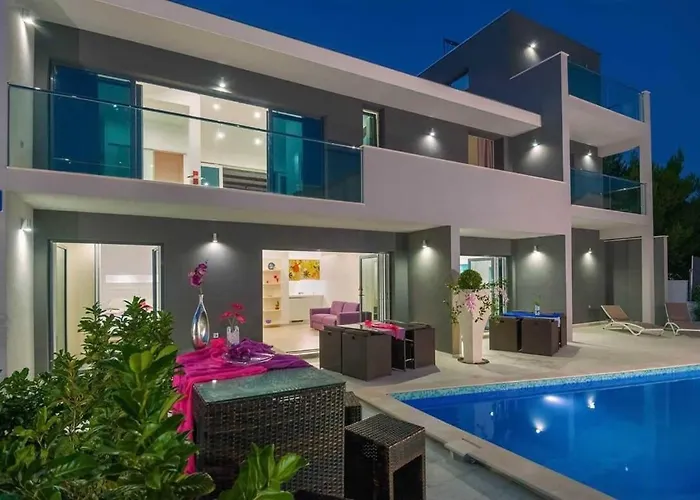 Villa Prestige Vacation With Gorgeous Pool And Bbq Area Rogoznica (Sibenik-Knin)