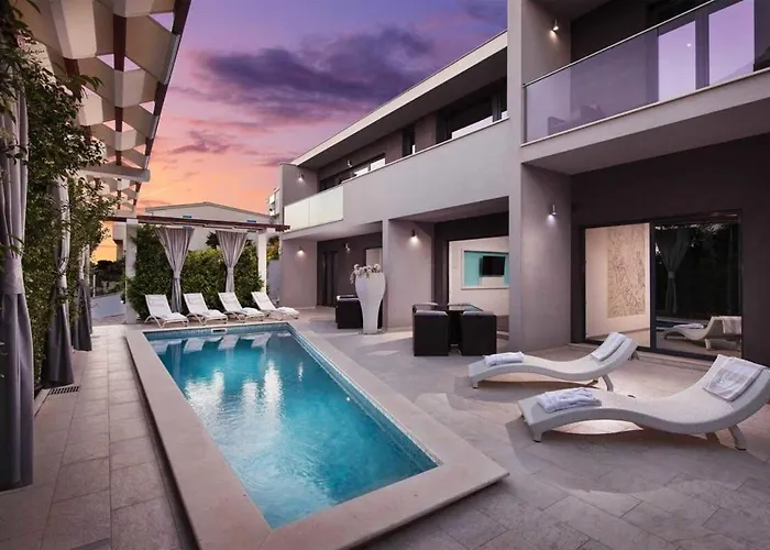 Prestige Vacation With Gorgeous Pool And Bbq Area Villa Rogoznica (Sibenik-Knin)