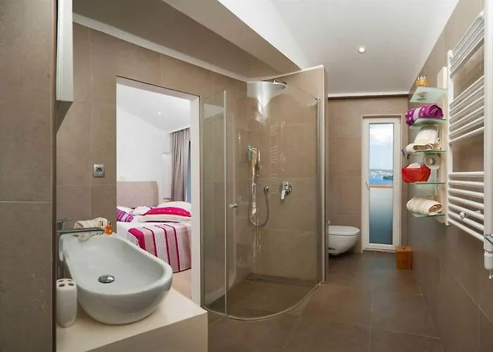 Prestige Vacation With Gorgeous Pool And Bbq Area Rogoznica (Sibenik-Knin)