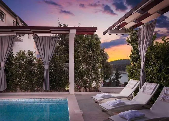 Prestige Vacation With Gorgeous Pool And Bbq Area Villa