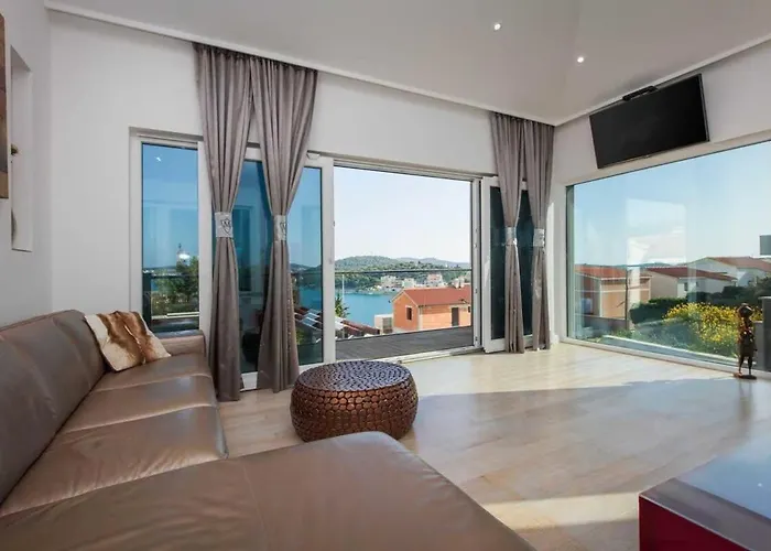 Prestige Vacation With Gorgeous Pool And Bbq Area * Rogoznica (Sibenik-Knin)