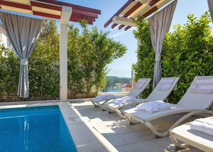 Prestige Vacation With Gorgeous Pool And Bbq Area *